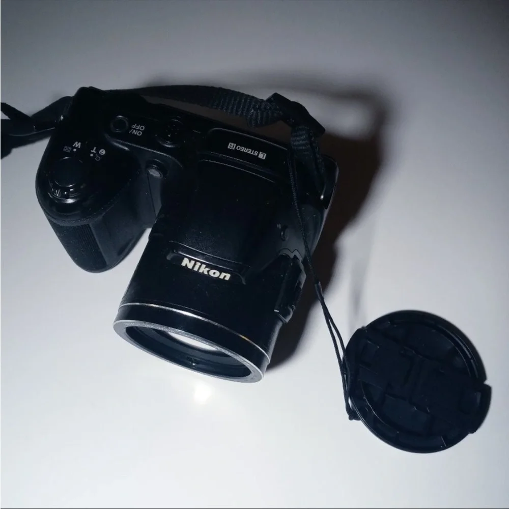NIKON COOLPIX I810 CAMERA used